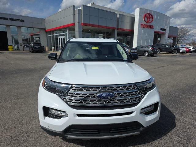 Used 2023 Ford Explorer Limited AWD/4WD image 2