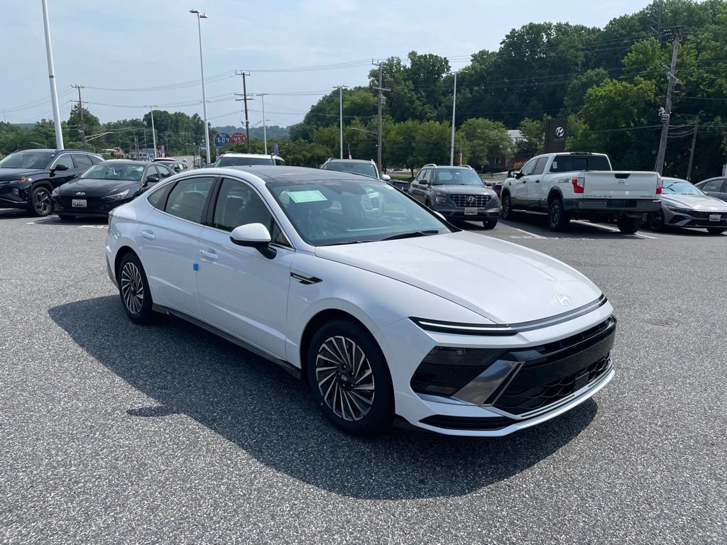 New 2026 Hyundai Sonata SEL FWD image 2
