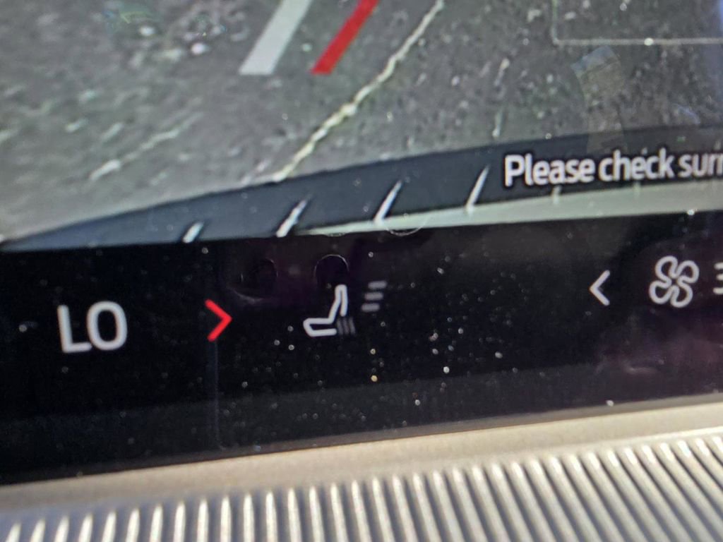 New 2025 Ford Explorer Active image 21