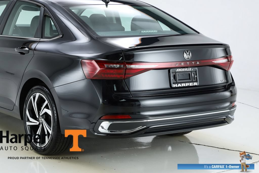 Used 2025 Volkswagen Jetta SEL FWD image 9