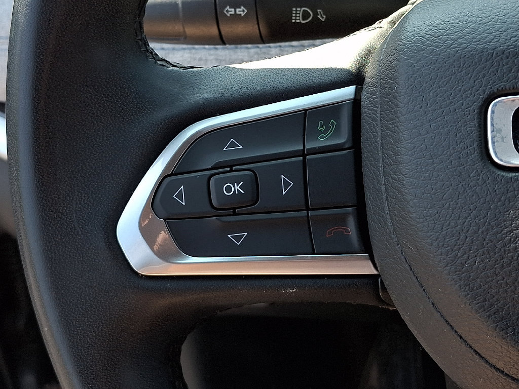 Used 2024 Jeep Compass Latitude AWD/4WD image 20