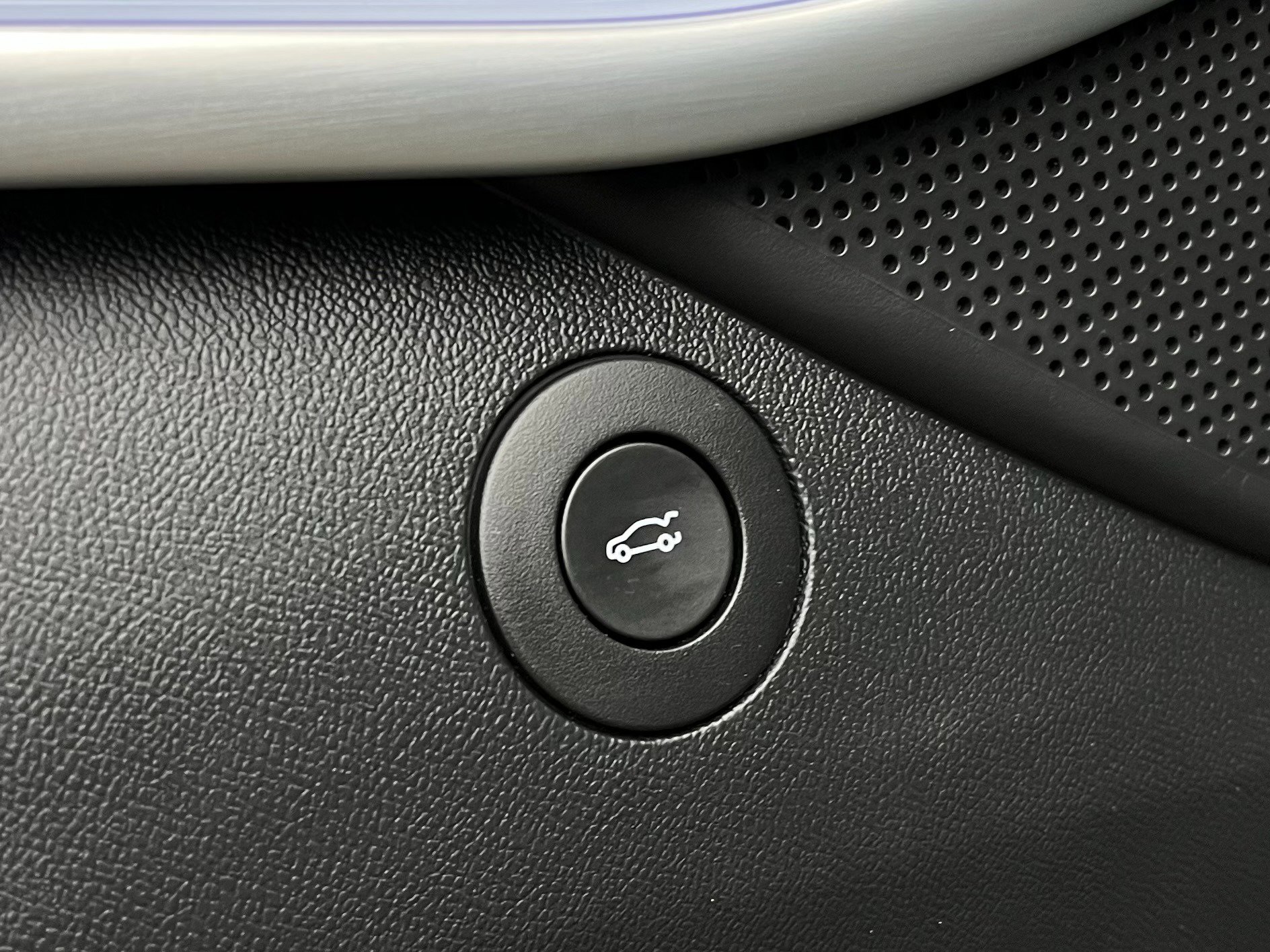 Used 2018 Chevrolet Camaro SS image 58