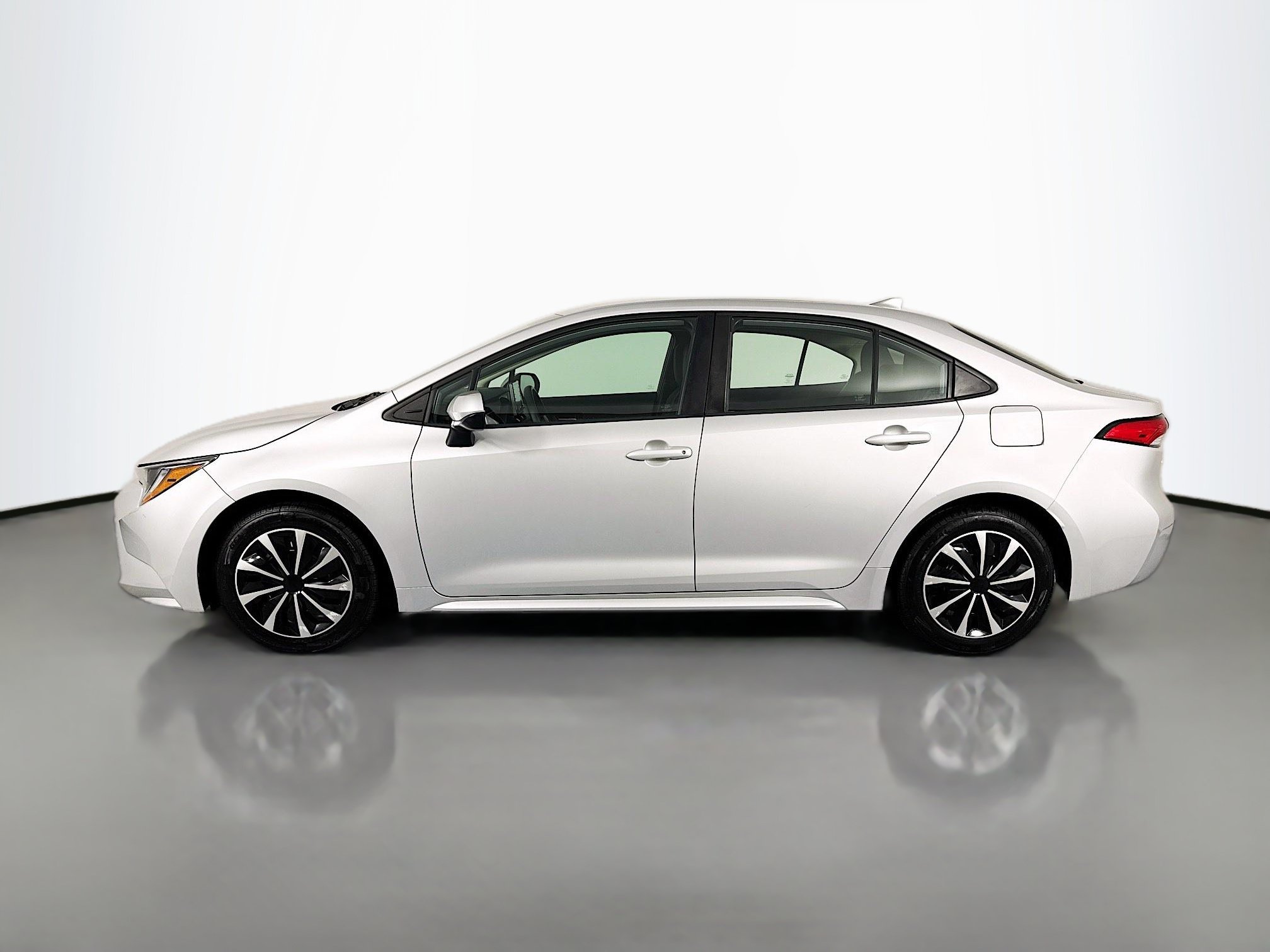 Used 2021 Toyota Corolla LE w/ Carpet Mat Package (TMS) FWD image 8
