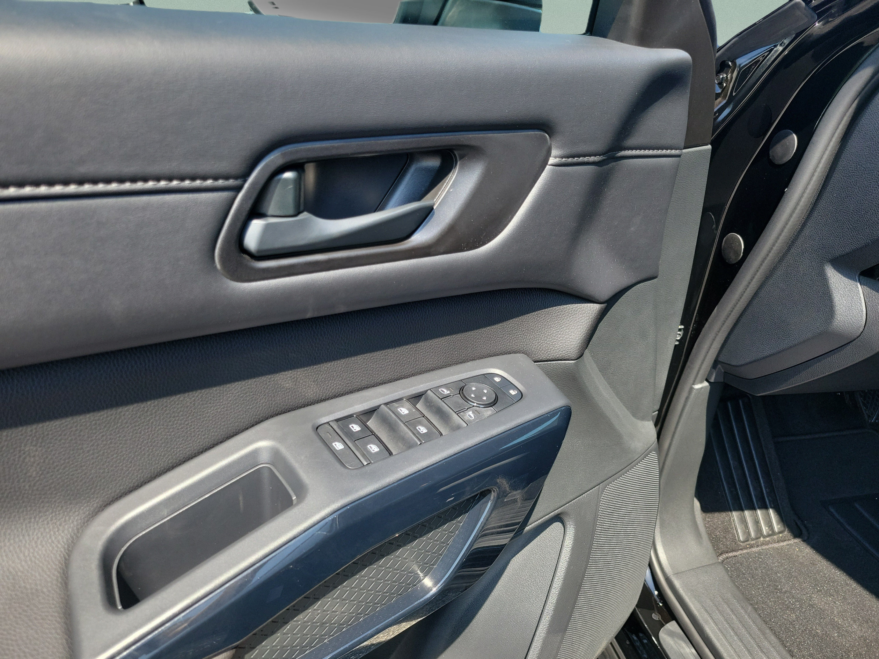 New 2026 Nissan Pathfinder SV FWD image 15