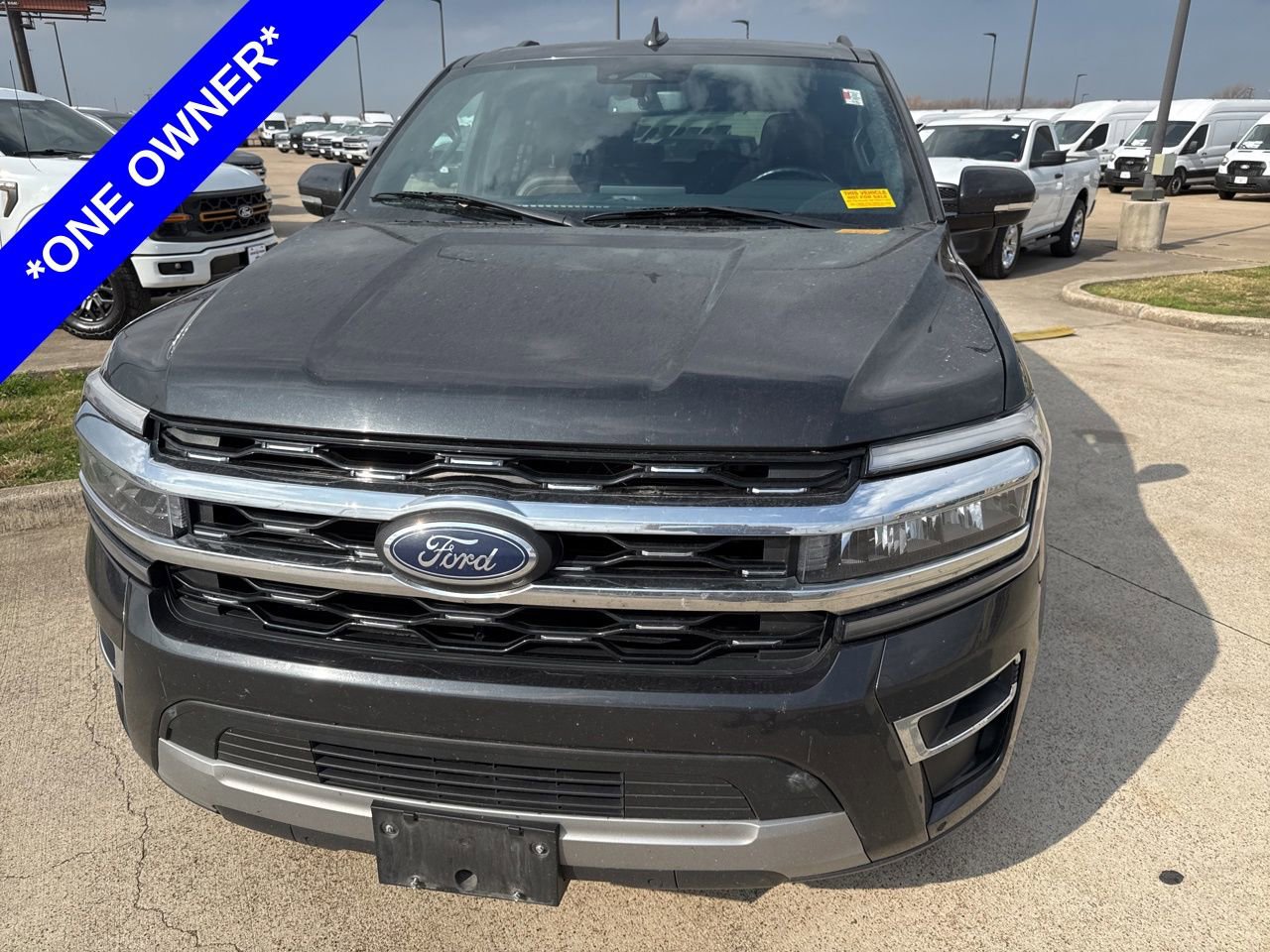 Used 2023 Ford Expedition Limited image 2
