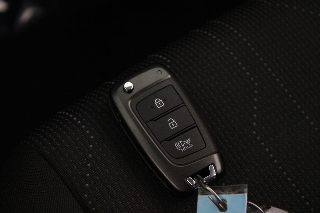 Certified 2022 Hyundai Venue SE FWD image 28