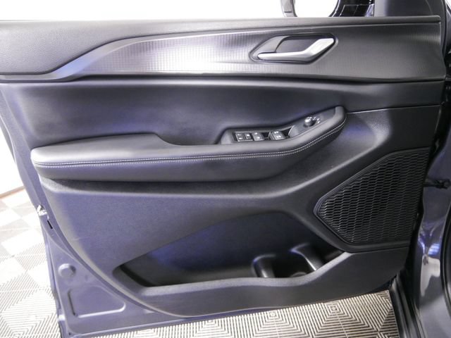 Certified 2024 Jeep Grand Cherokee Altitude AWD/4WD image 18