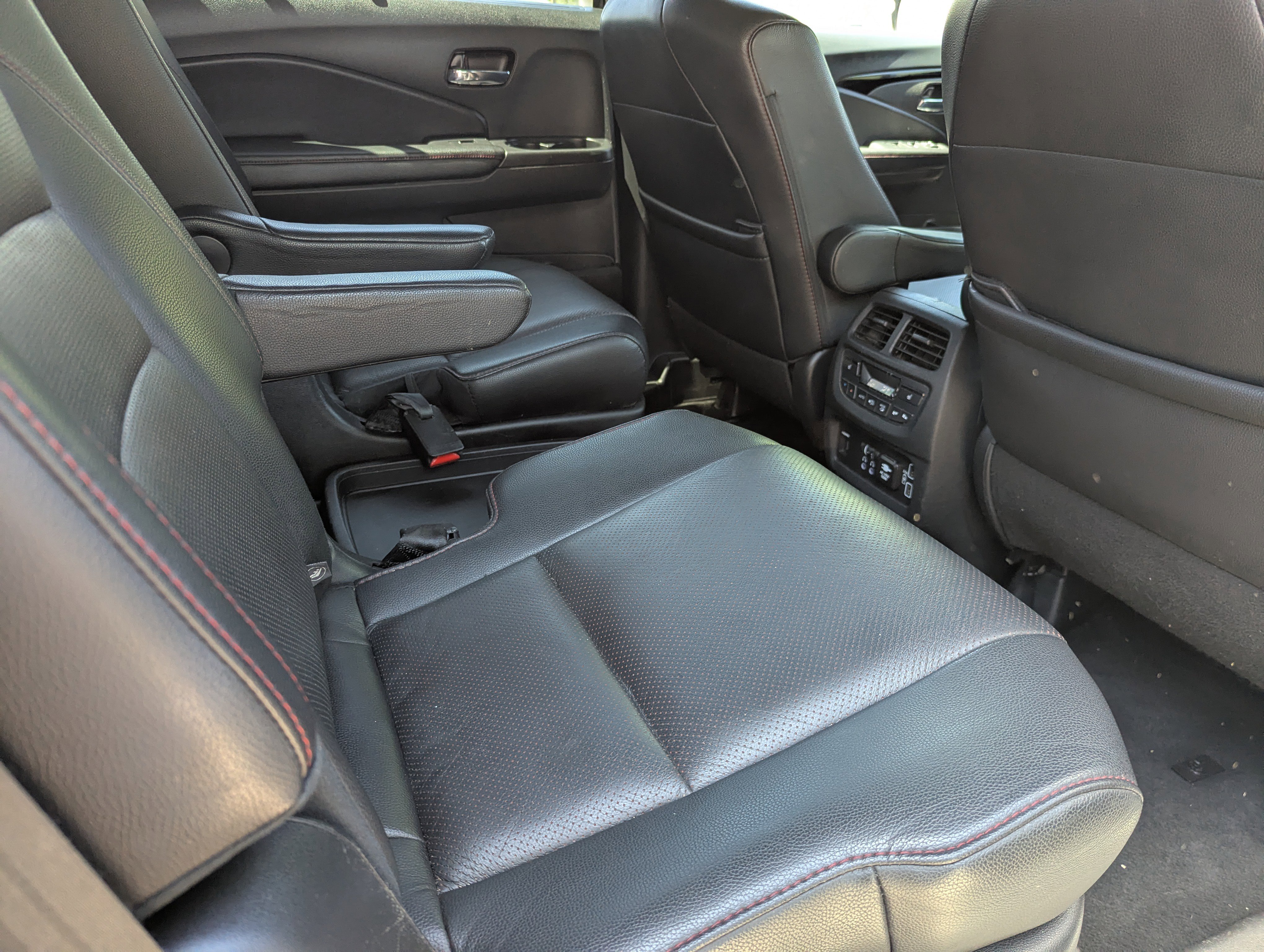 Used 2022 Honda Pilot Black Edition image 11