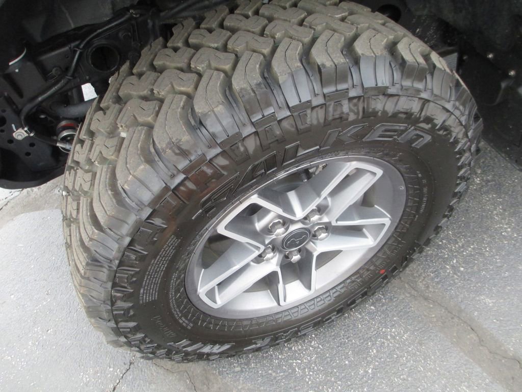 Used 2024 Jeep Gladiator Mojave AWD/4WD image 15
