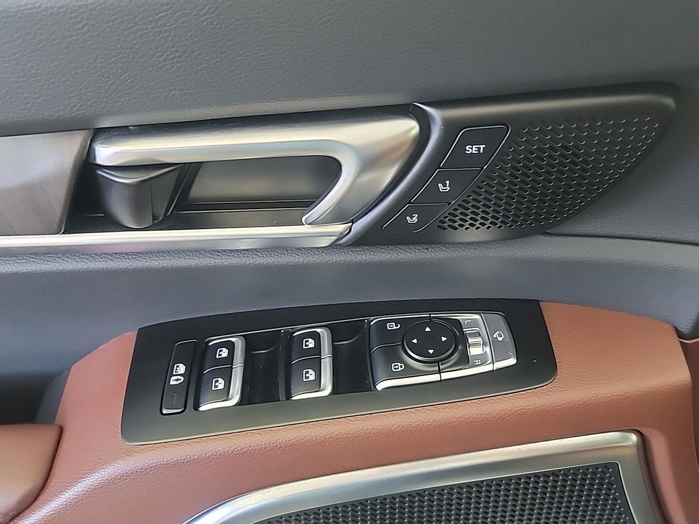 Certified 2023 Kia Telluride SX Prestige AWD/4WD image 39