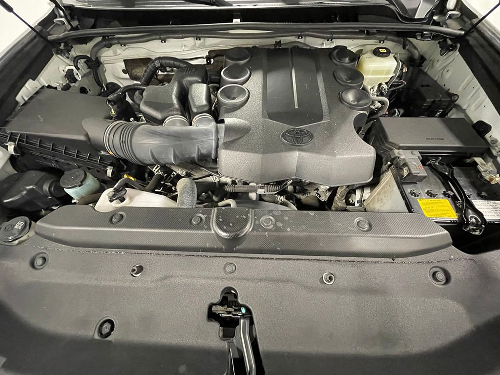 Used 2022 Toyota 4Runner SR5 Premium w/ Moonroof Package AWD/4WD image 39