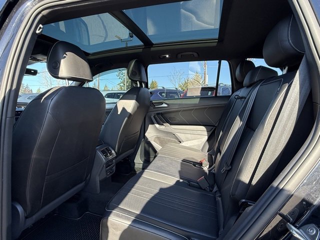 Used 2022 Volkswagen Tiguan SE R-Line image 19