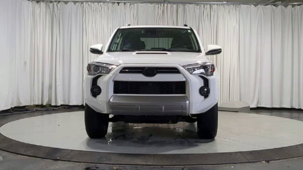 Used 2023 Toyota 4Runner TRD Off-Road Premium w/ Off Road Premium Plus Package image 3