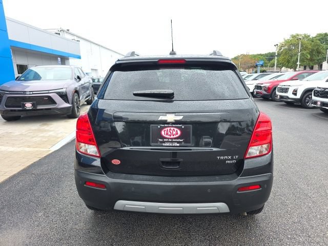 Used 2016 Chevrolet Trax LT w/ LT Sun and Sound Package AWD/4WD image 3