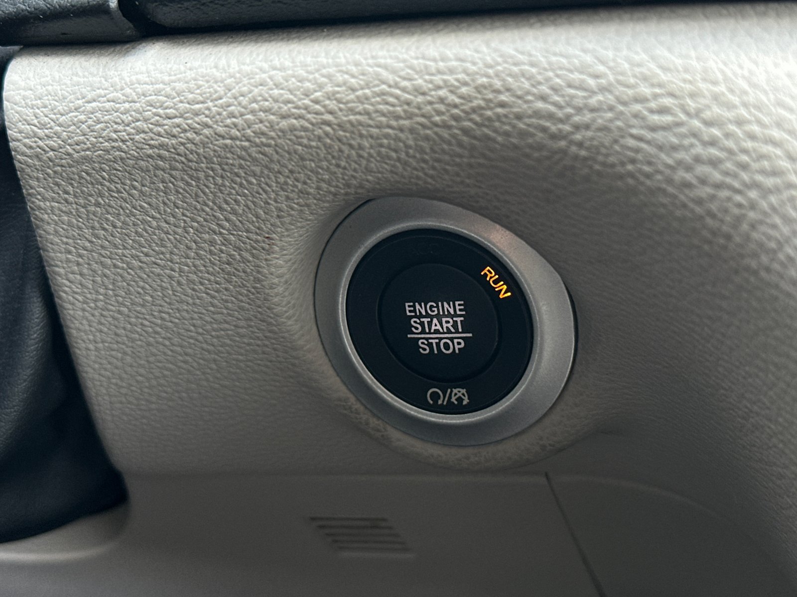 Used 2023 Chrysler Pacifica Touring-L FWD image 22