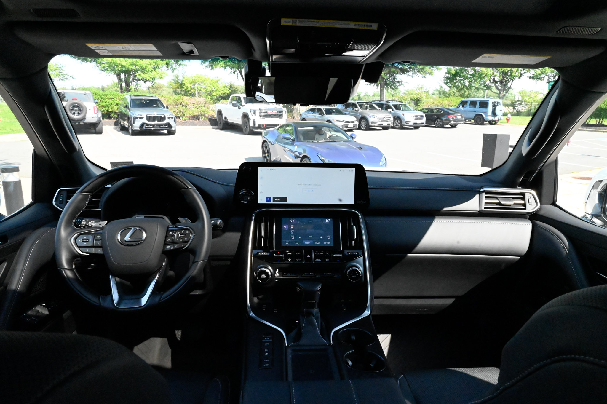 Used 2025 Lexus LX 600 4WD w/ Accessory Package (2T) image 46