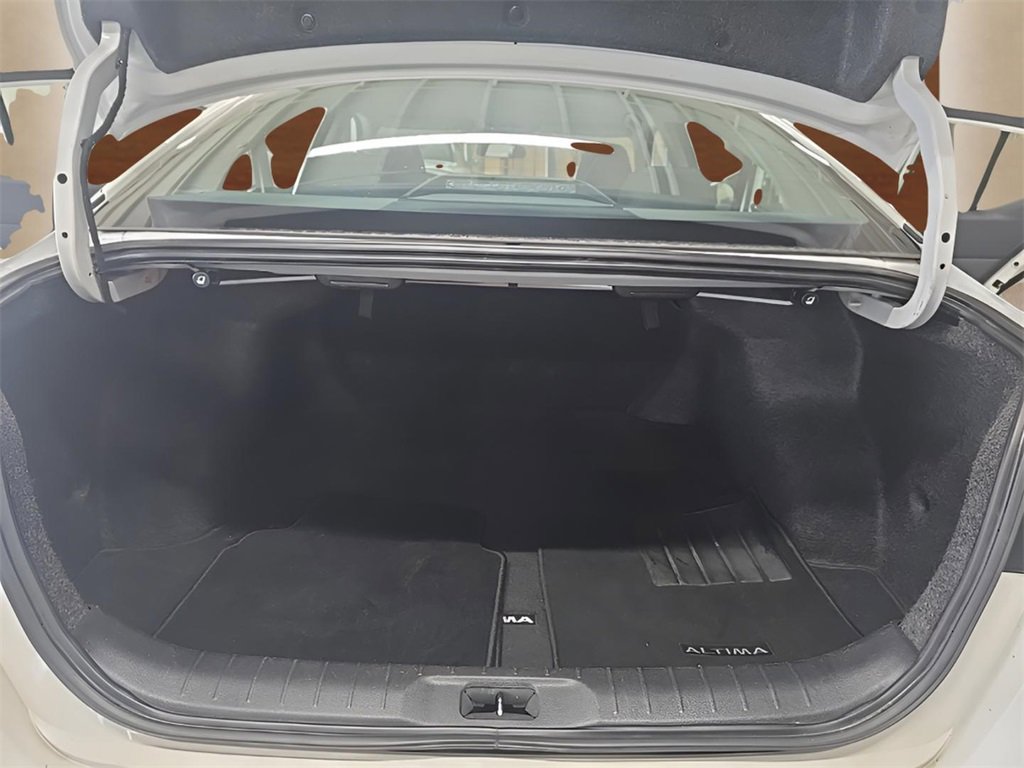 Used 2024 Nissan Altima 2.5 SV image 16