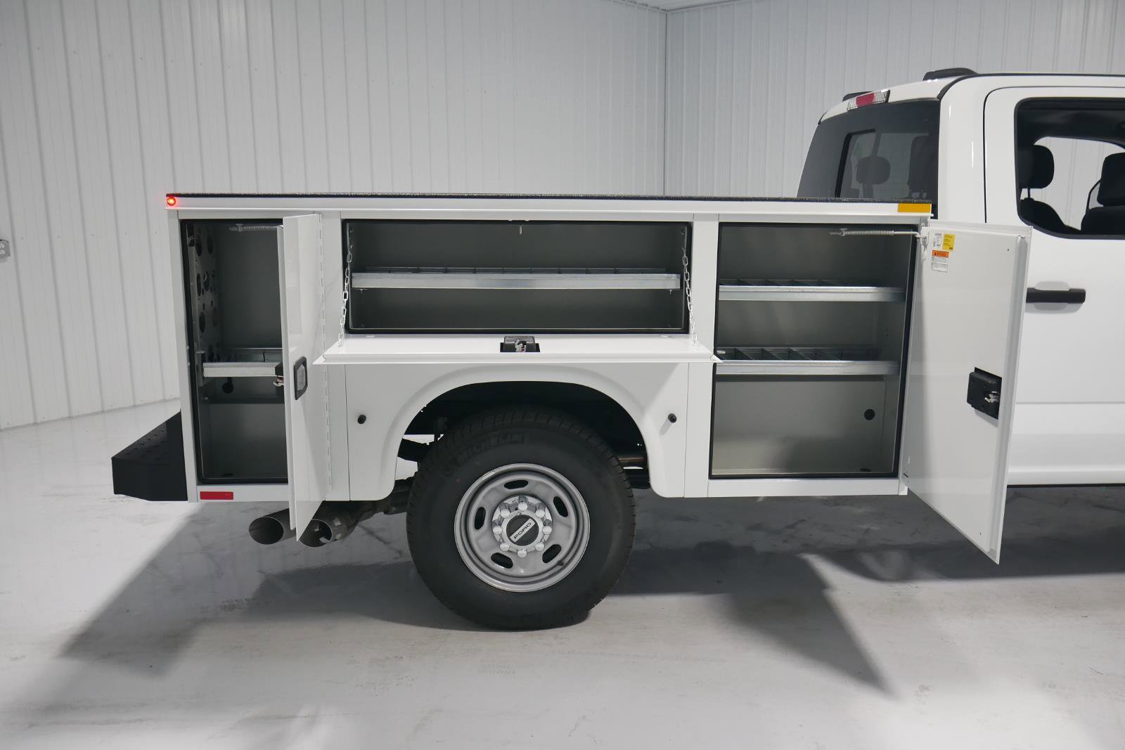 New 2025 Ford F250 XL w/ XL Chrome Package image 37