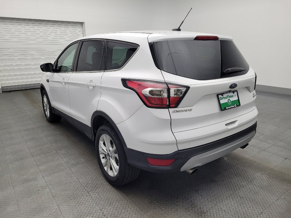 Used 2017 Ford Escape SE image 5