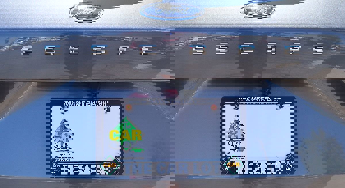 Used 2023 Ford Escape ST-Line image 21