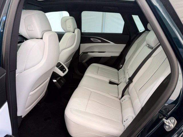 Used 2025 Cadillac Lyriq Luxury w/ LPO, Floor Liner Package AWD/4WD image 18