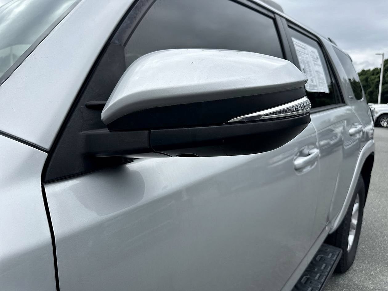 Used 2022 Toyota 4Runner SR5 Premium AWD/4WD image 10