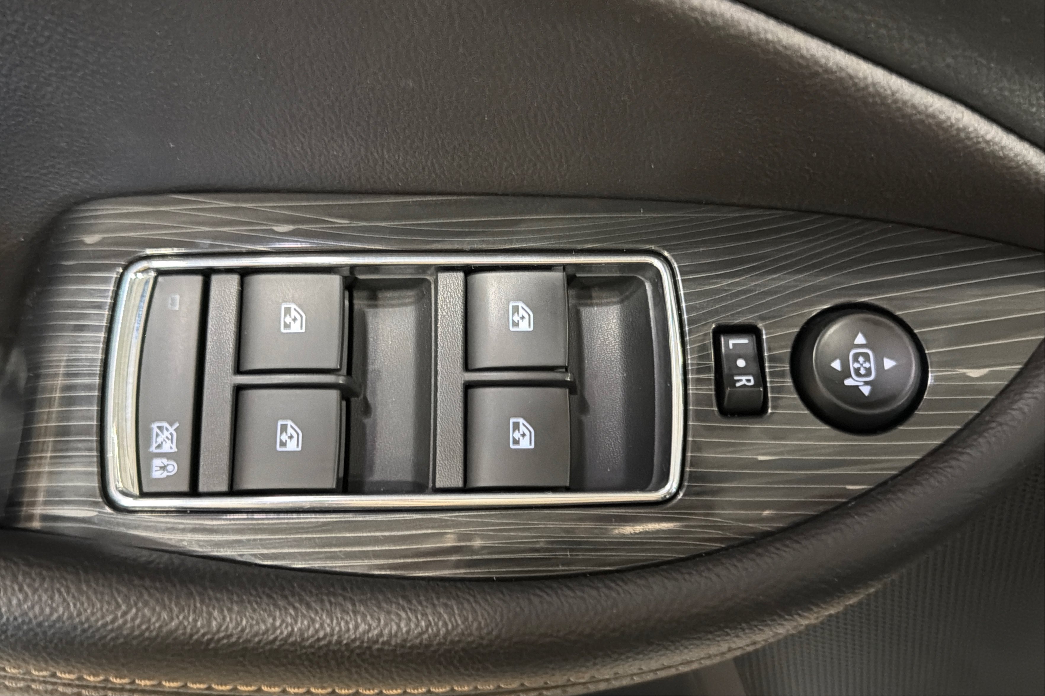 Used 2017 Chevrolet Impala Premier w/ Enhanced Convenience Package FWD image 16