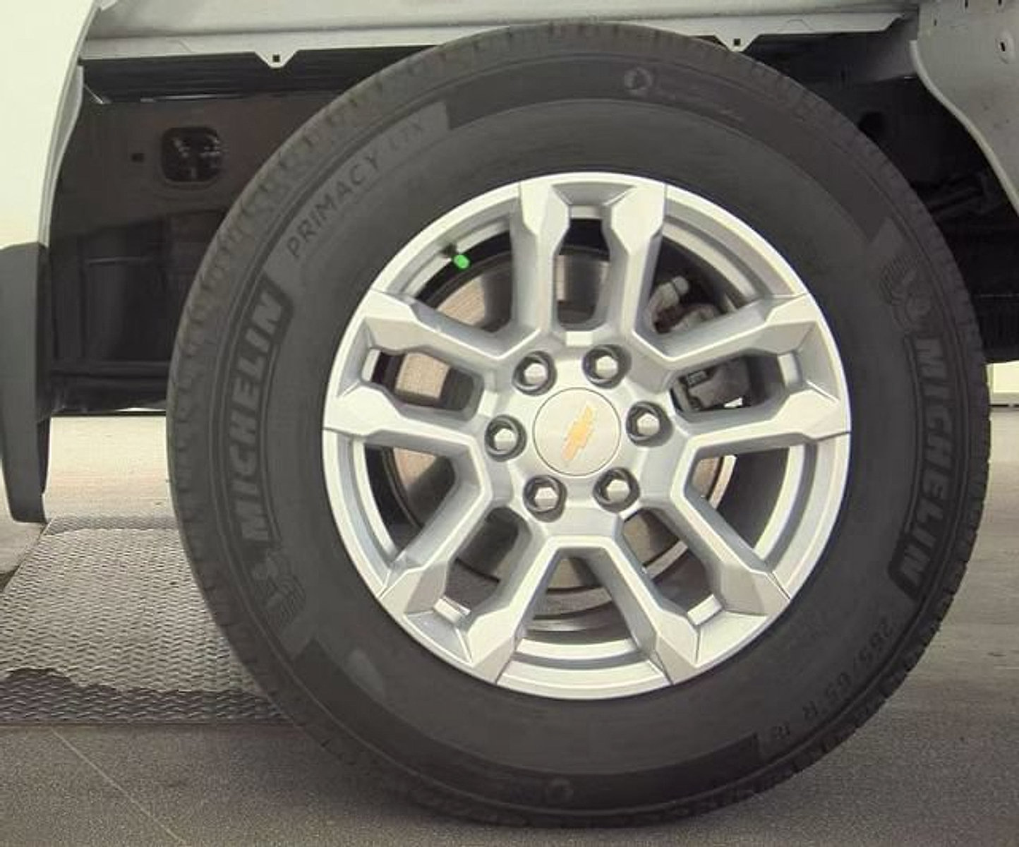 Used 2023 Chevrolet Silverado 1500 LT AWD/4WD image 25