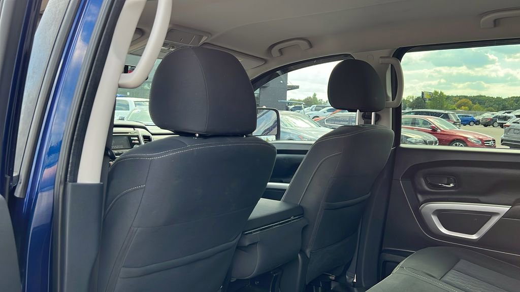 Used 2017 Nissan Titan SV image 30