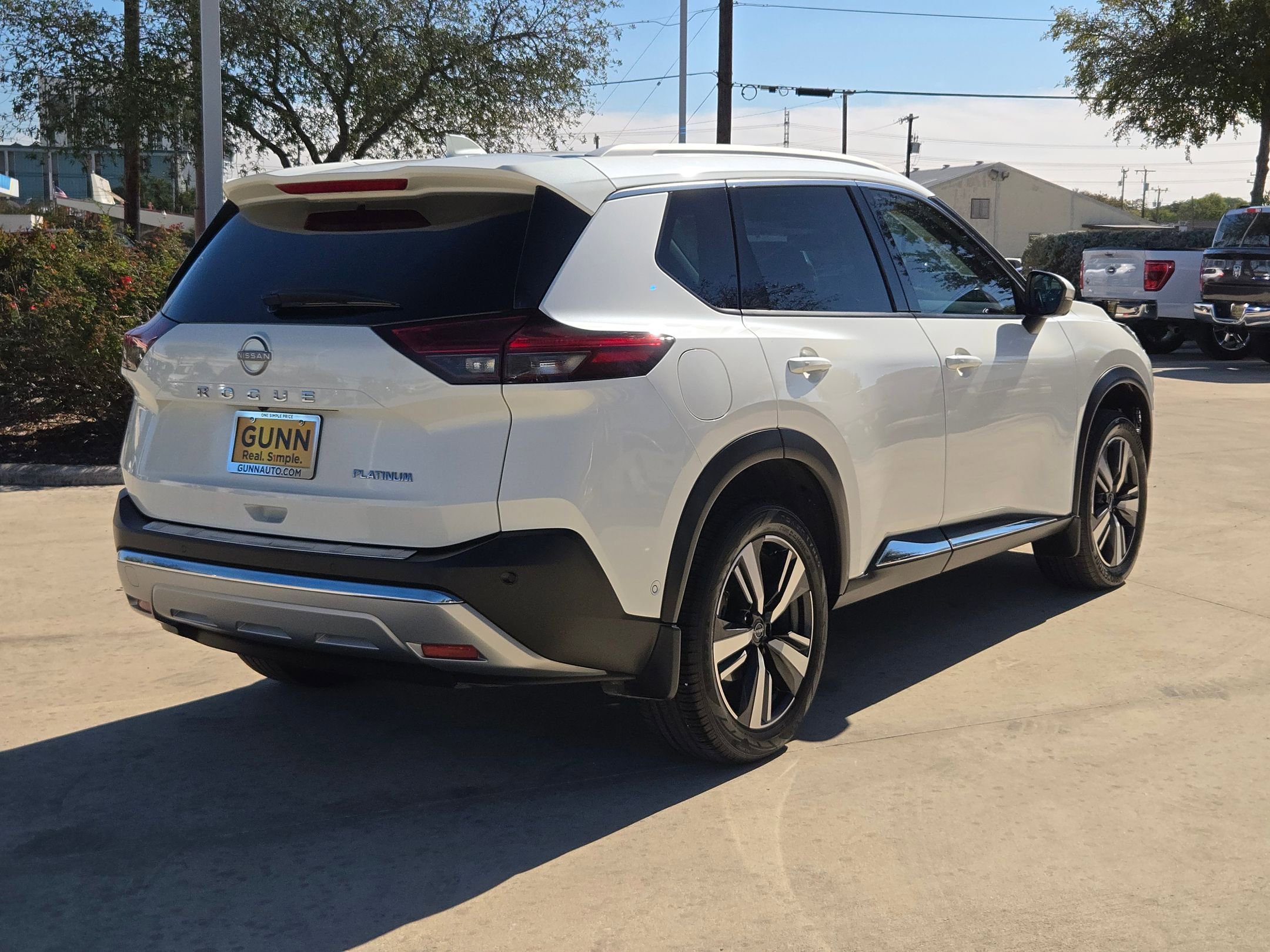 Used 2023 Nissan Rogue Platinum w/ Platinum Premium Package image 7