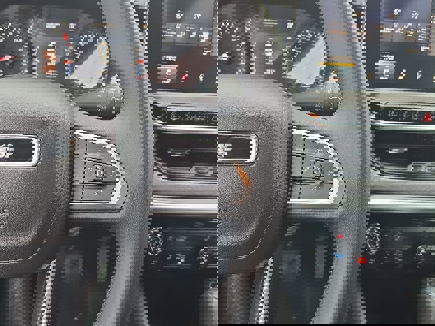 Used 2024 Jeep Compass Latitude image 29