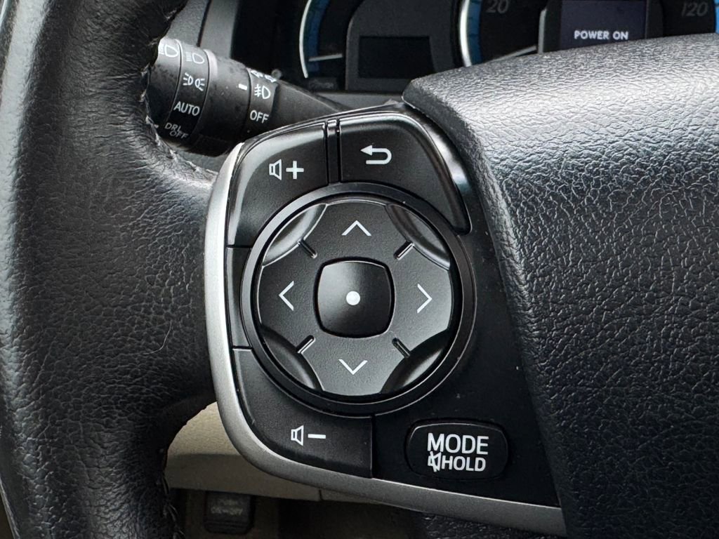 Used 2013 Toyota Camry XLE w/ Leather Pkg image 29