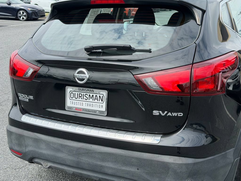 Used 2019 Nissan Rogue Sport SV w/ Technology Package AWD/4WD image 11