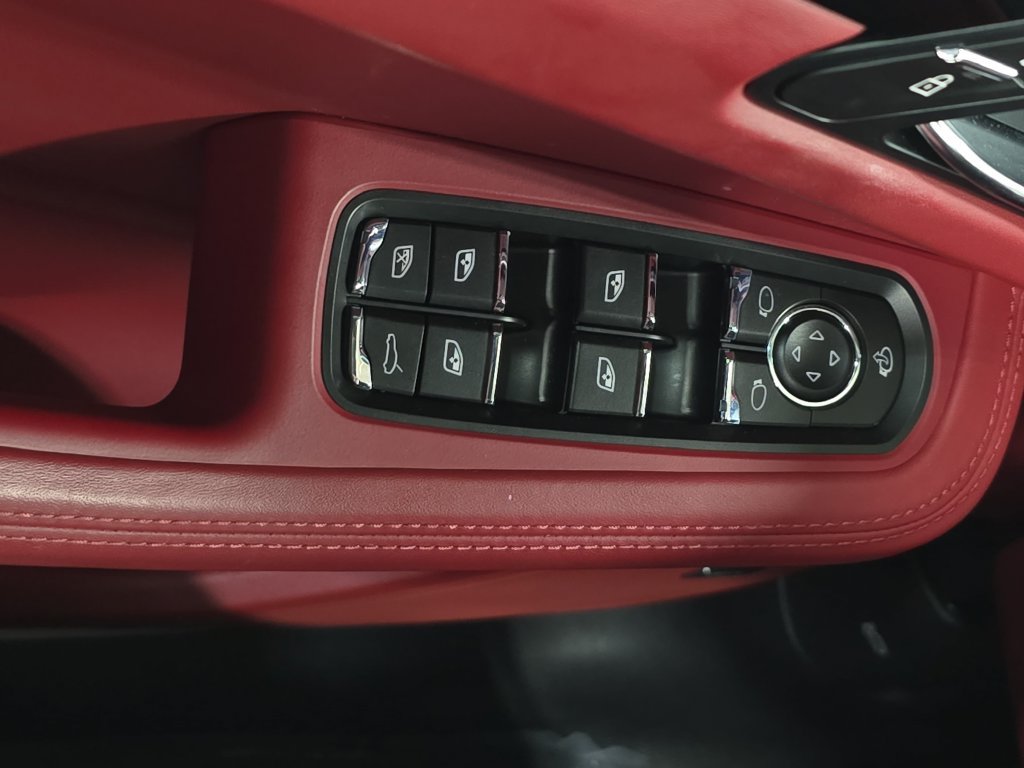Certified 2026 Porsche Macan S AWD/4WD image 21