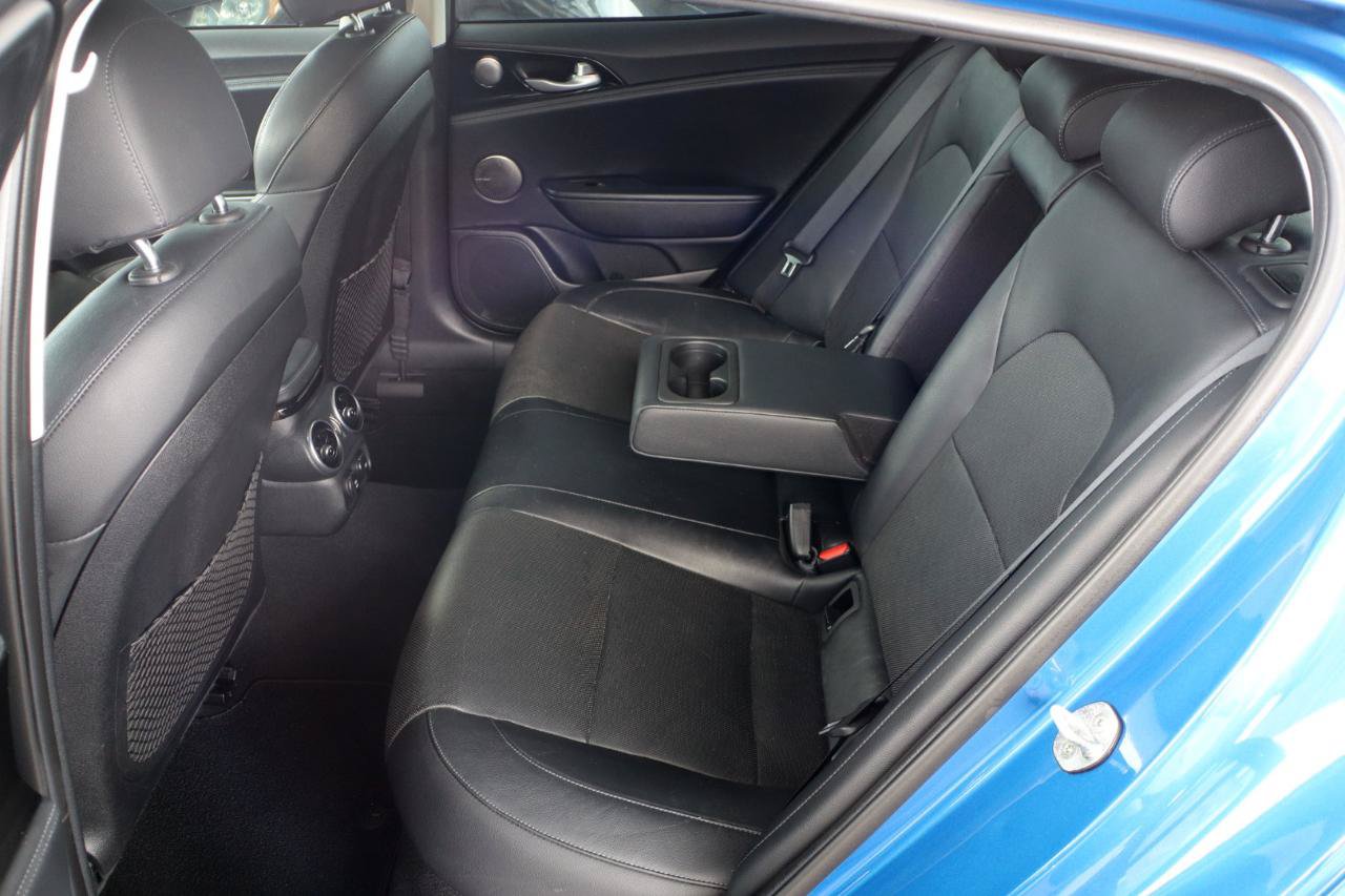 Used 2018 Kia Stinger Premium RWD image 16