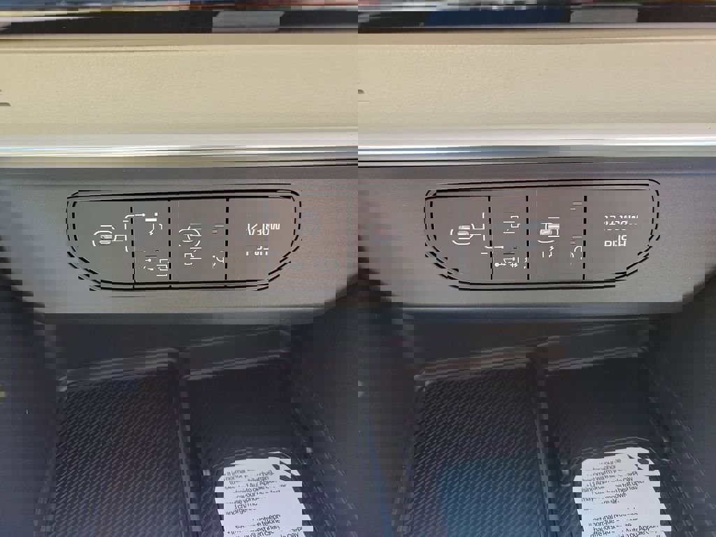 New 2026 Kia Carnival EX FWD image 35