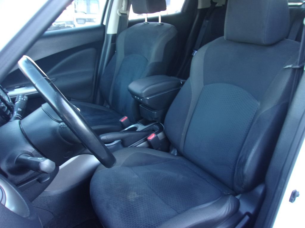 Used 2015 Nissan Juke SV w/ Technology Package image 9