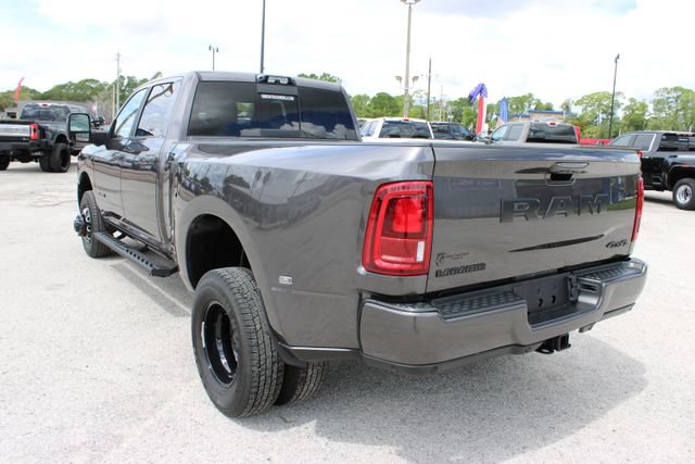 Used 2025 RAM 3500 Laramie w/ Night Edition AWD/4WD image 8