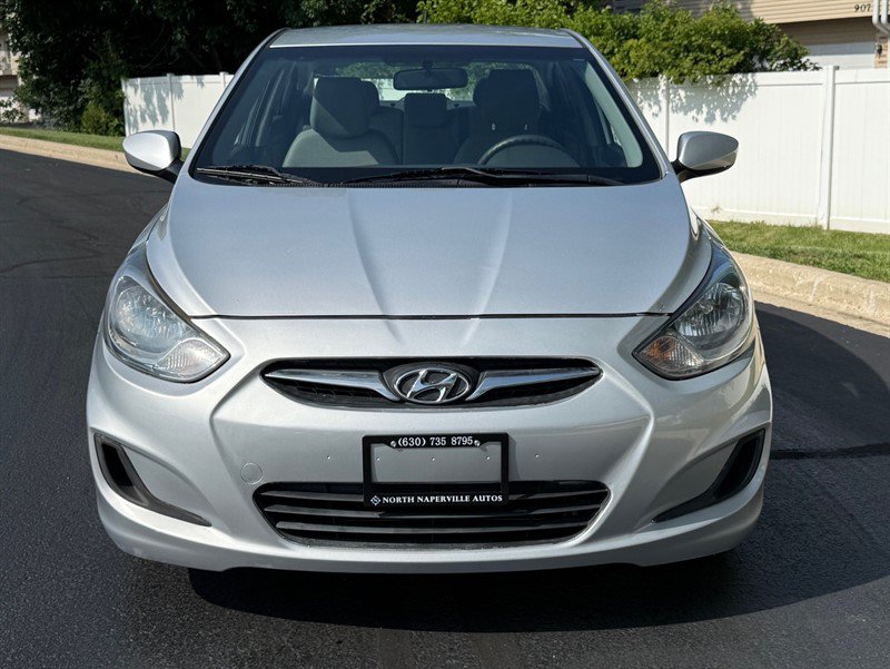 Used 2012 Hyundai Accent GLS FWD image 11