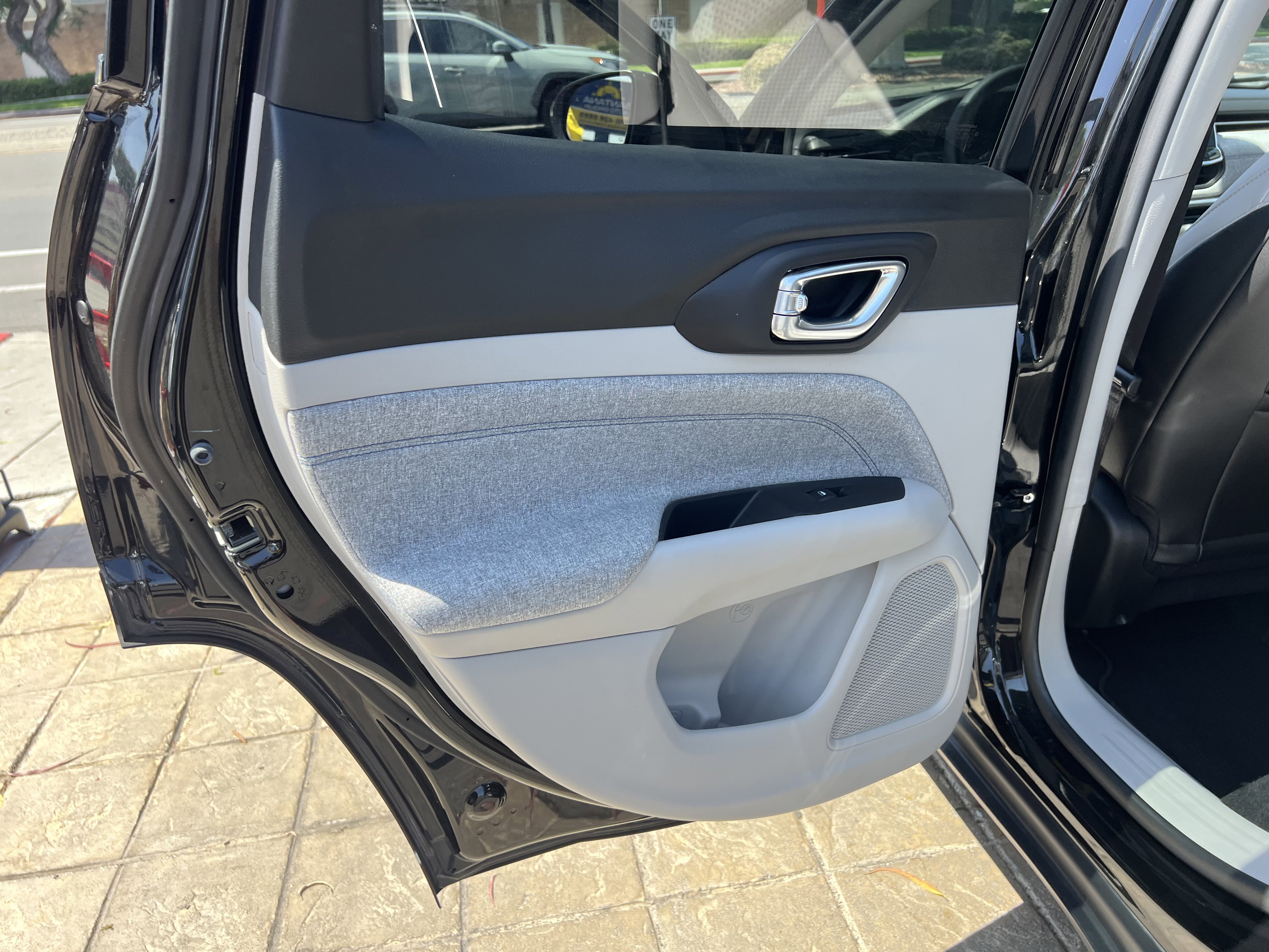 Used 2022 Jeep Compass Latitude AWD/4WD image 28