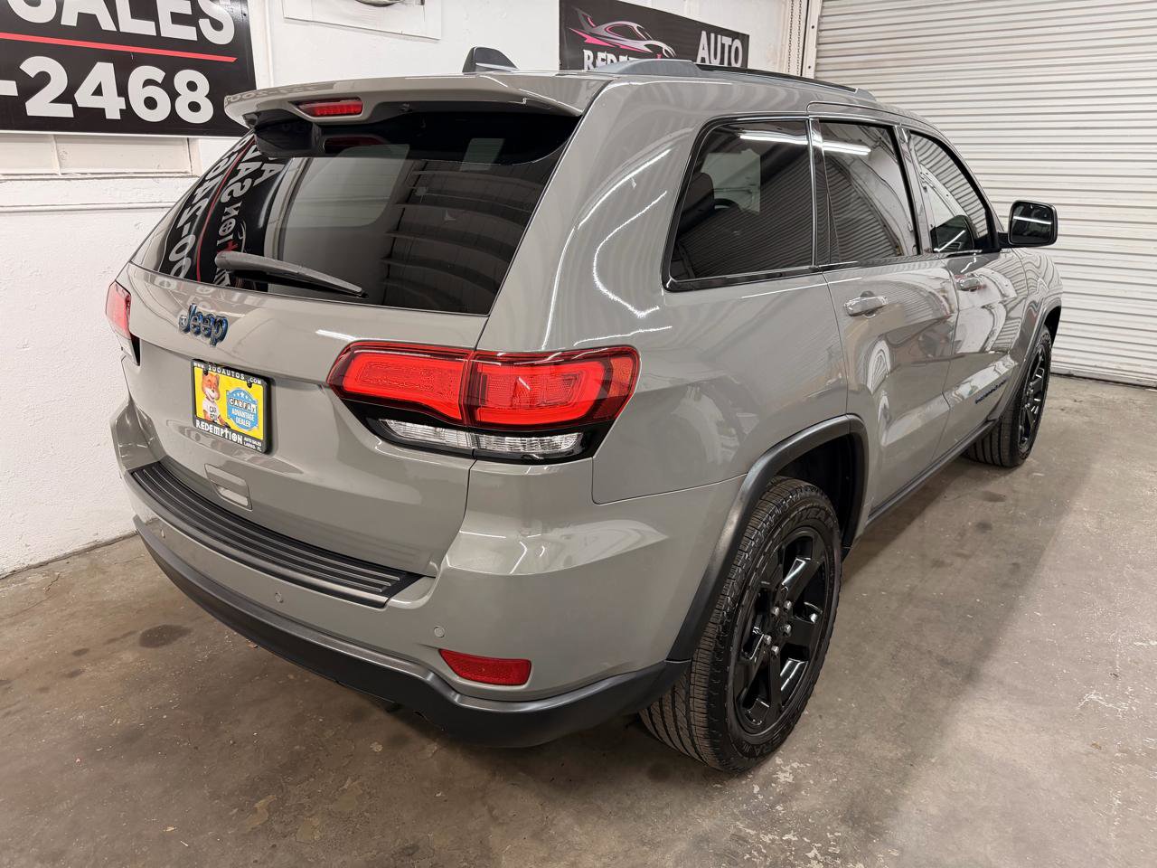 Used 2019 Jeep Grand Cherokee Laredo RWD image 4