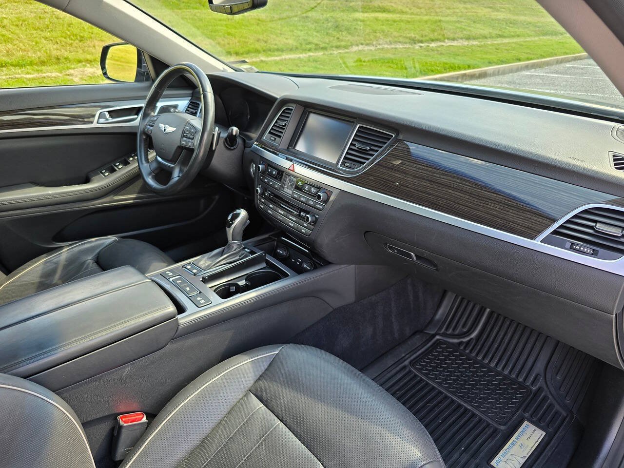 Used 2015 Hyundai Genesis 3.8 w/ Option Group 03 AWD/4WD image 20