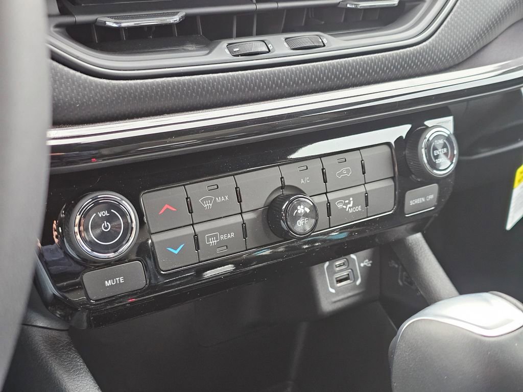 New 2026 Jeep Compass Latitude image 23