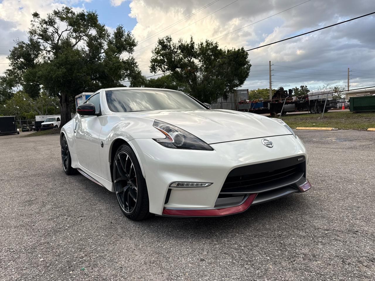 Used 2017 Nissan 370Z NISMO image 11