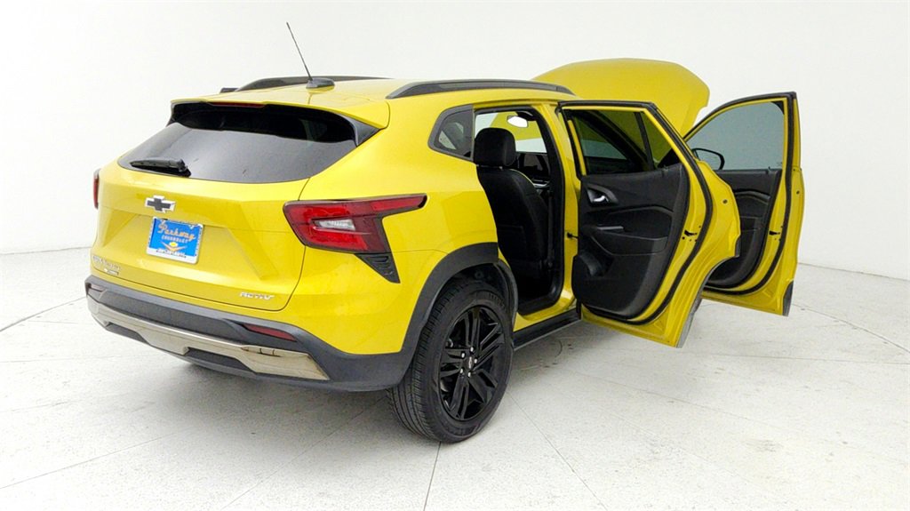 Used 2024 Chevrolet Trax ACTIV w/ Driver Confidence Package image 12