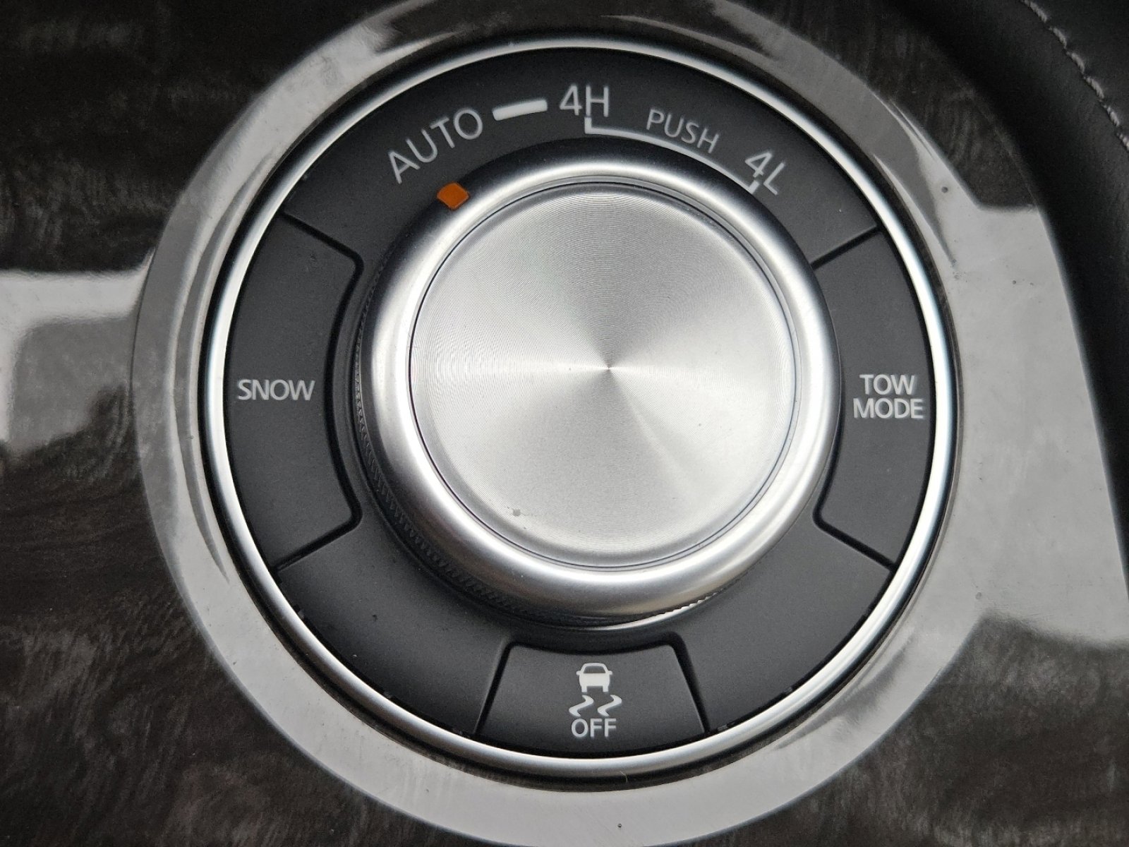 Used 2023 Nissan Armada Platinum image 9