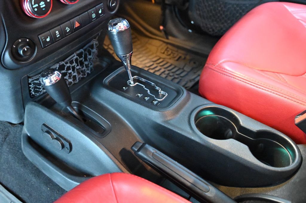 Used 2018 Jeep Wrangler Unlimited Rubicon w/ Cold Weather Group AWD/4WD image 46