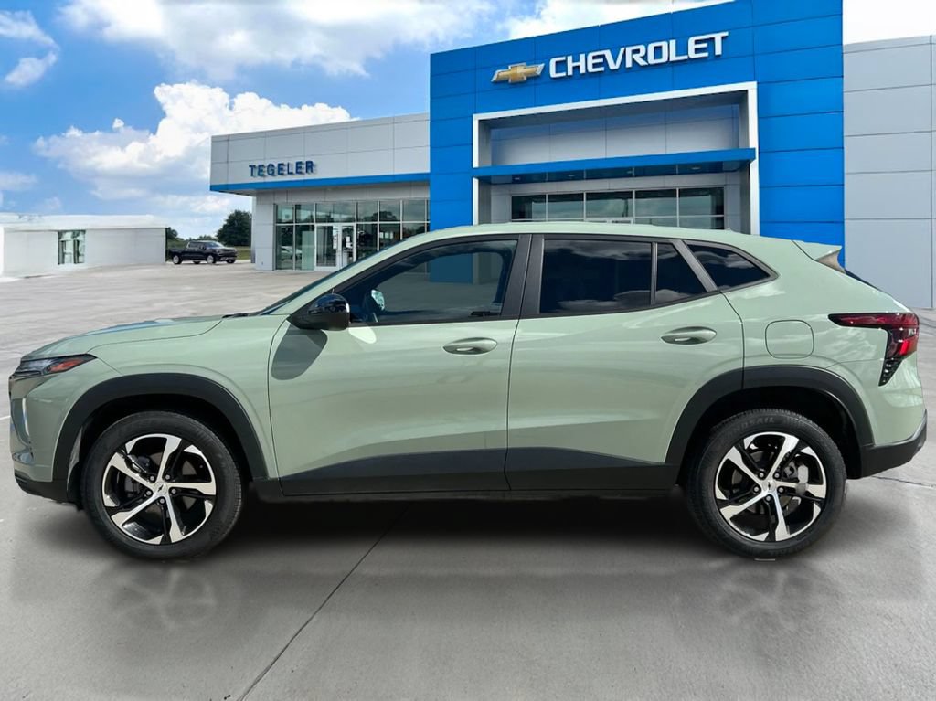 Used 2024 Chevrolet Trax RS w/ Driver Confidence Package FWD image 8