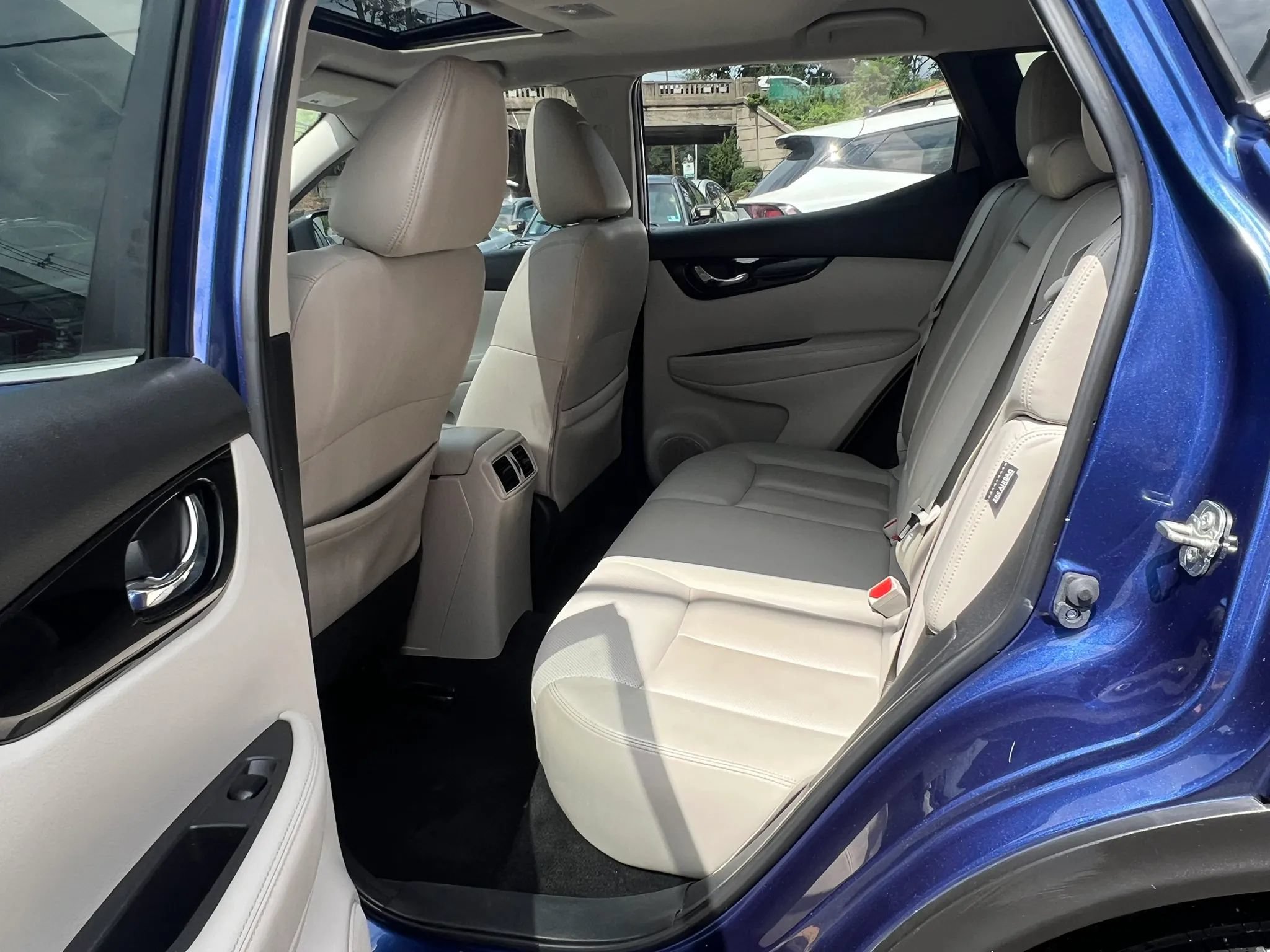 Used 2022 Nissan Rogue Sport SL w/ Premium Package AWD/4WD image 29