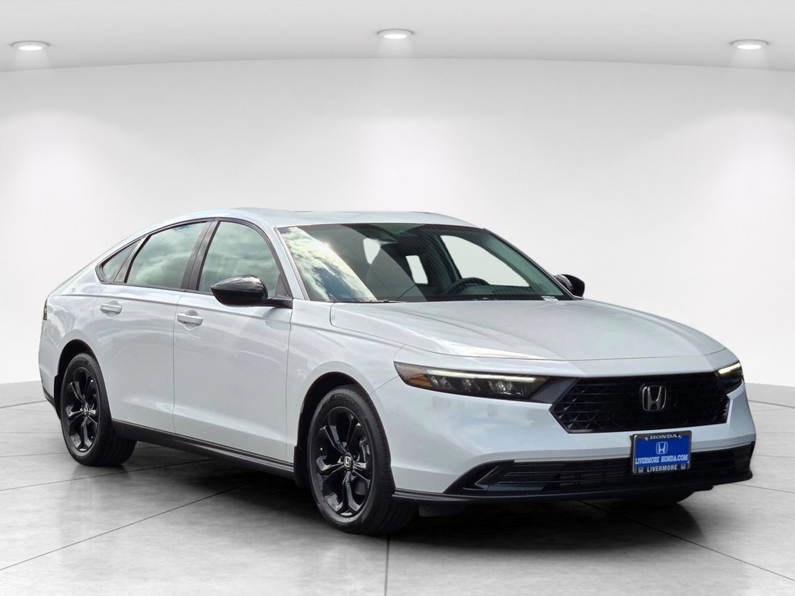 Used 2025 Honda Accord SE image 8